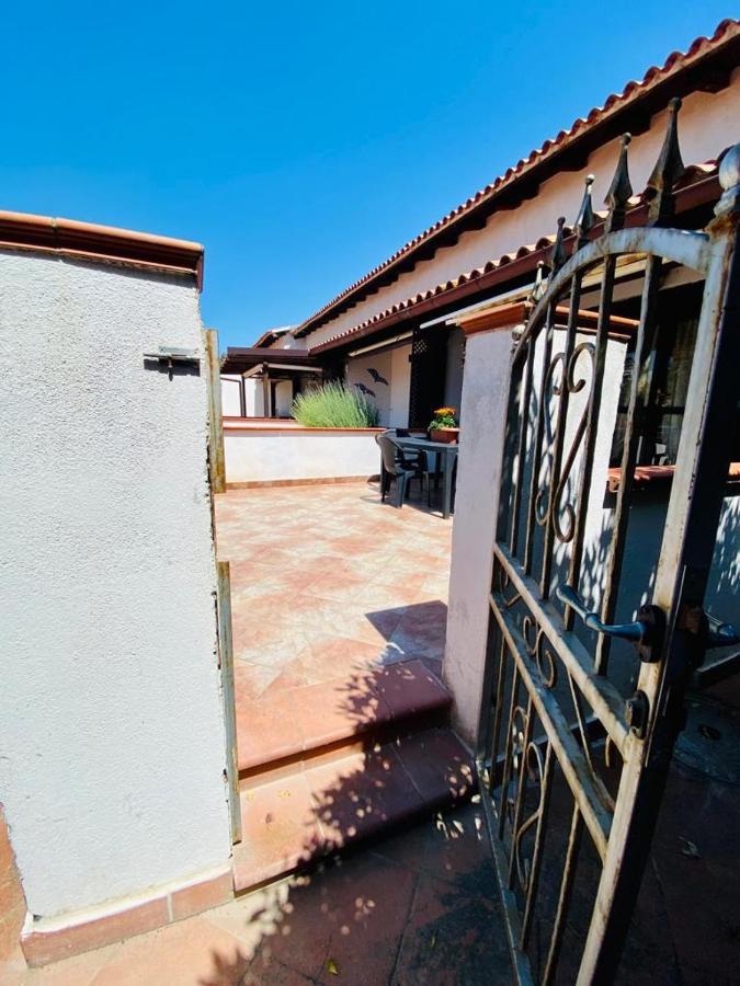 Appartamento I Geranei Centro San Teodoro  Exterior photo