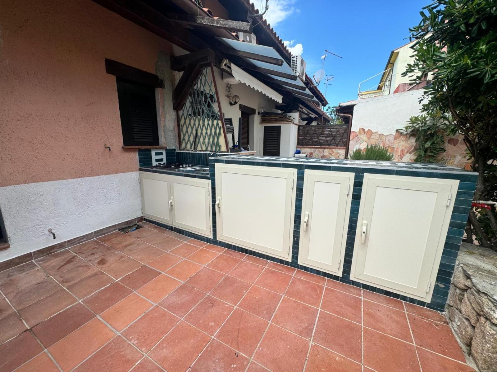 Appartamento I Geranei Centro San Teodoro  Exterior photo