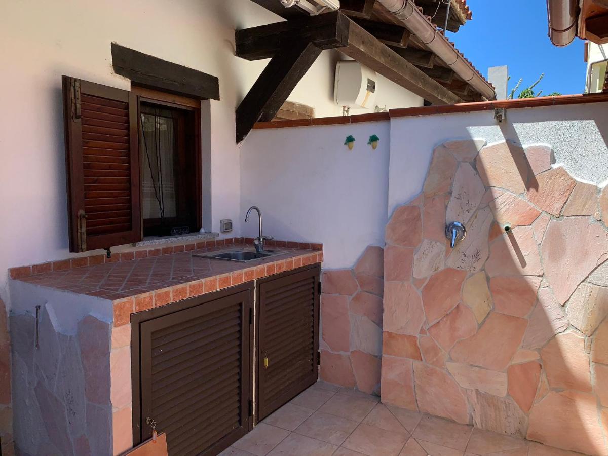 Appartamento I Geranei Centro San Teodoro  Exterior photo